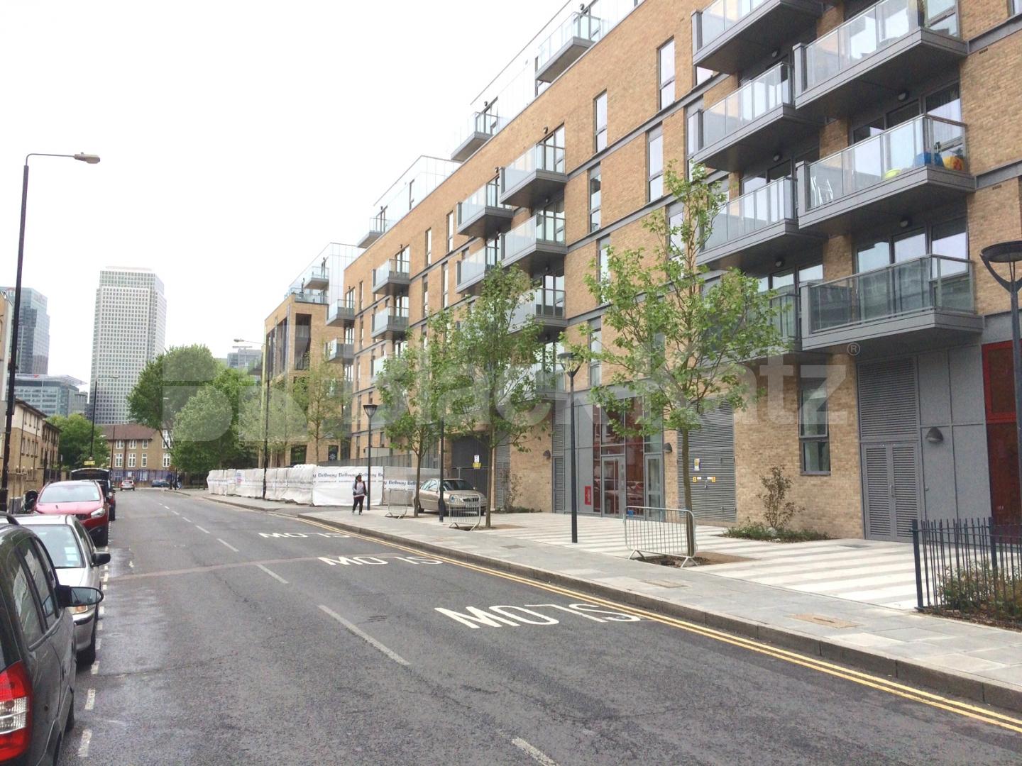 			NEW INSTRUCTION , 2 Bedroom, 1 bath, 1 reception Apartment			 Upper North Street, Poplar